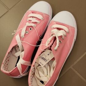 NWT Ehilaration Pink and White Canvas Sneakers
